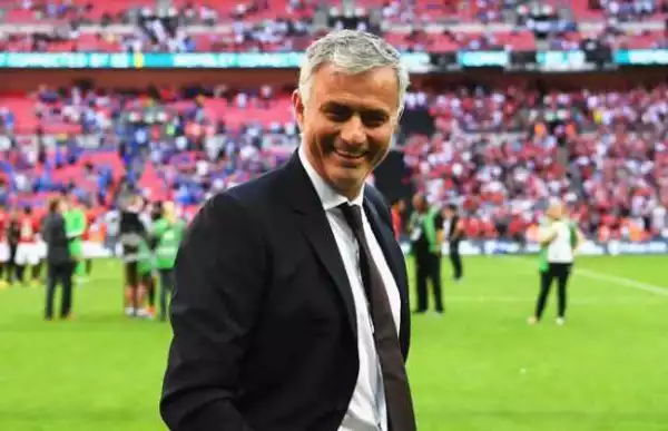 Manchester United want Mourinho to stay for next 10 years